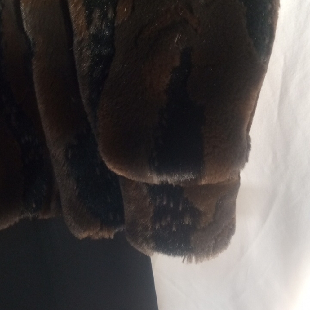 Luxurious Women’s Brown & Black Faux Fur Teddy Jacket Coat, Size L/XL - Picture 2 of 7